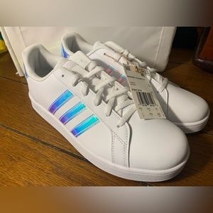 Brand New! Kid Adidas Grand Court K FW1274 Size 6 1/2 Iridescent Rainbow
